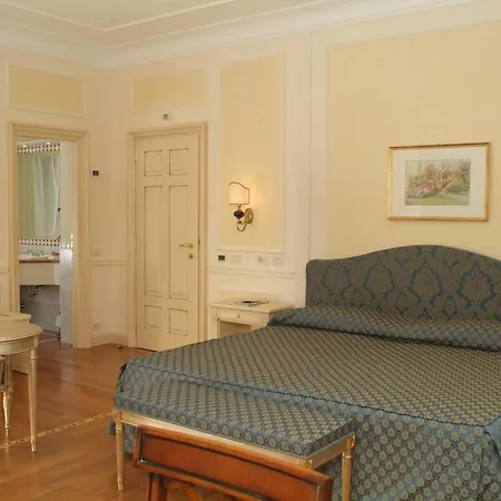 Grand Hotel Imperiale Resort & Spa Moltrasio Kamer foto
